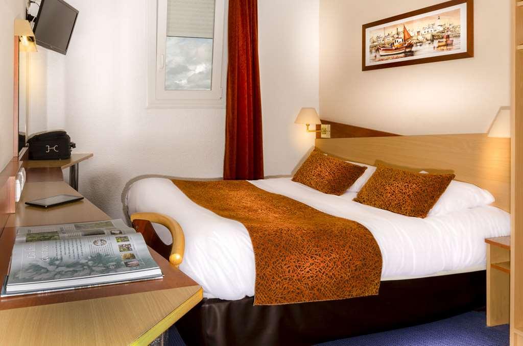 Brit Hotel Quimper Nord Ergue-Gaberic Room photo